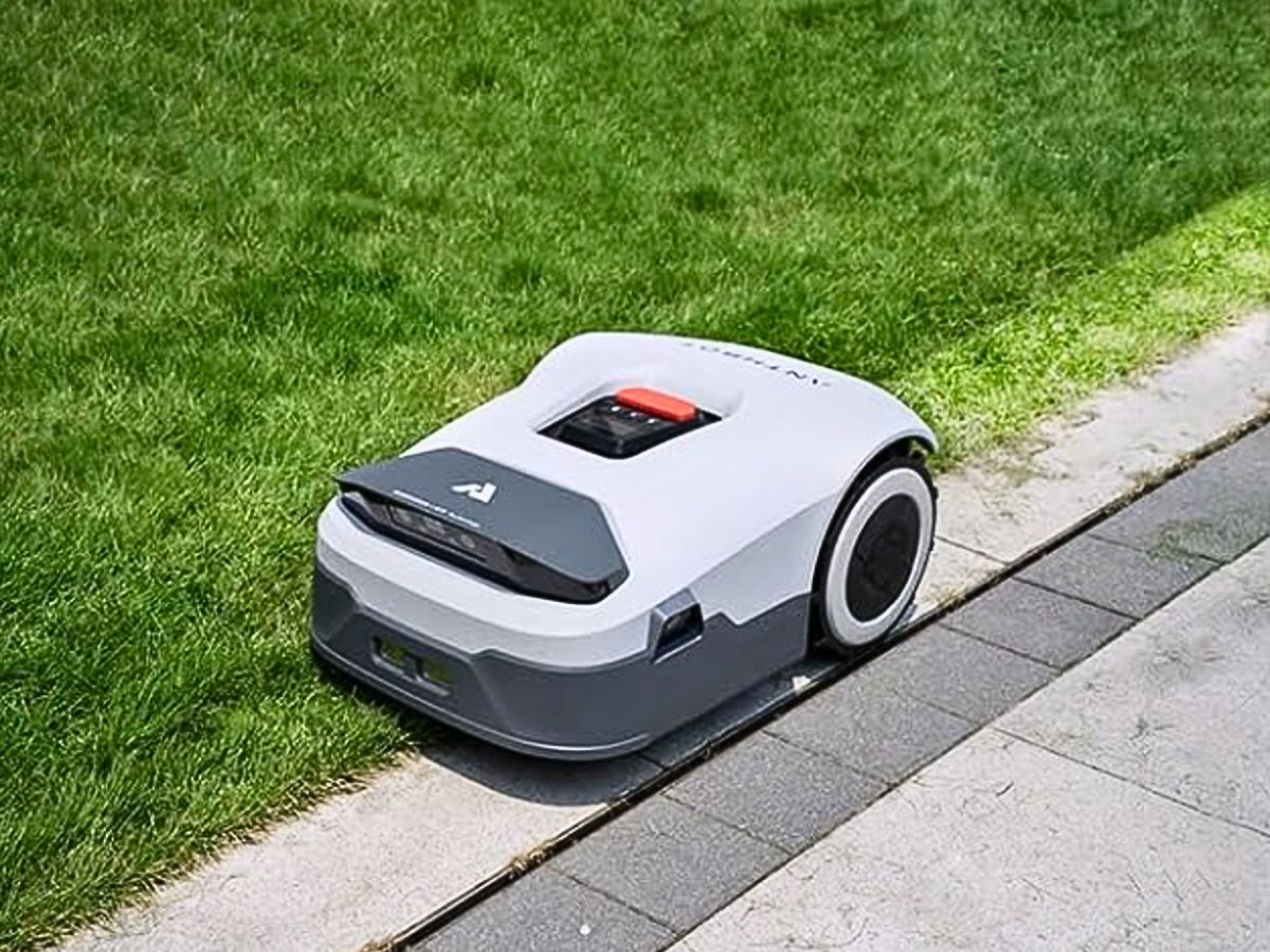 9 Best Robotic Lawn Mowers Review